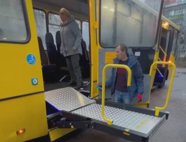 У Броварській громаді запрацював автобус для дітей з особливими потребами