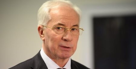 Експрем’єра Азарова ув’язнили заочно на 15 років за державну зраду