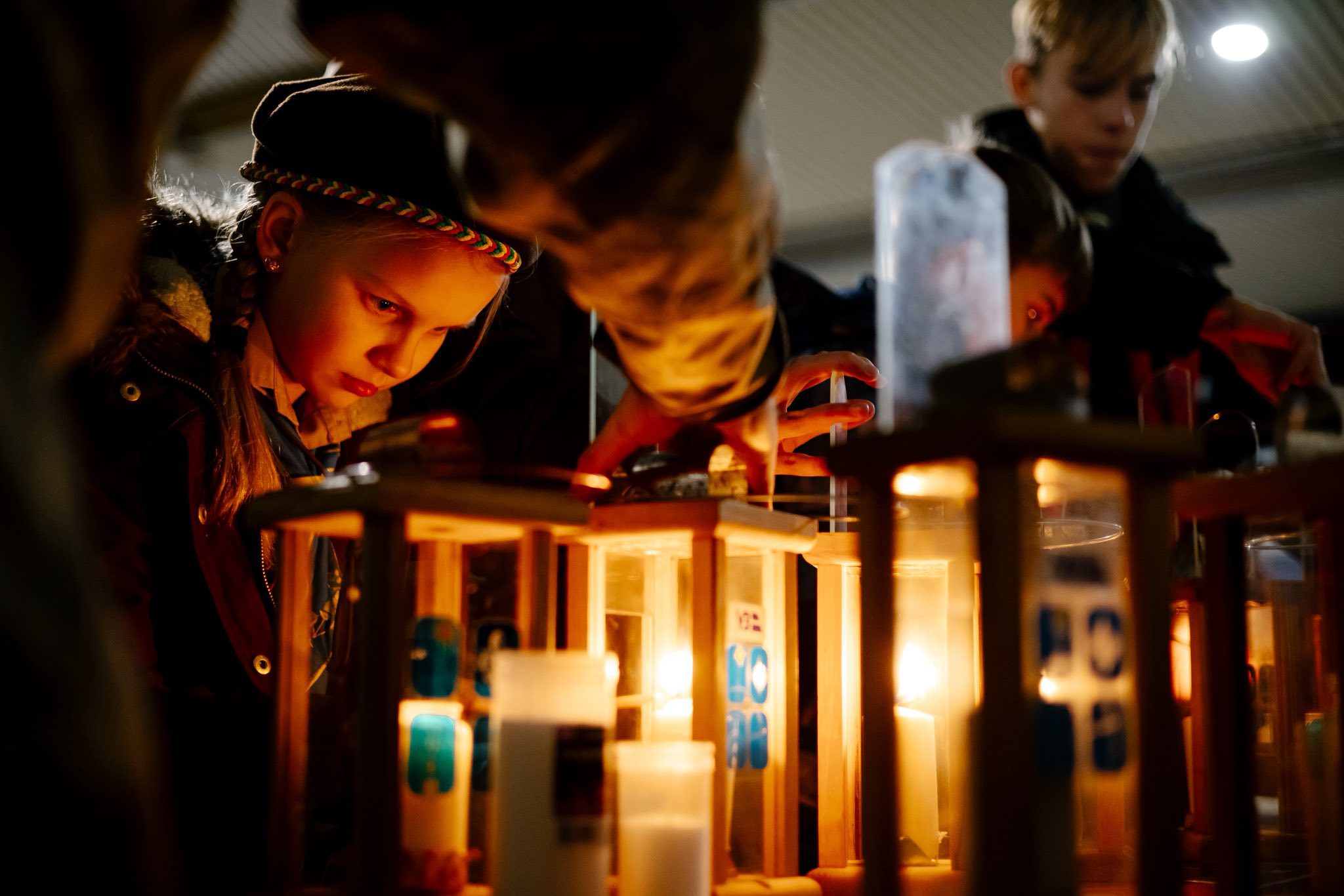 До Києва прибув вифлеємський вогонь миру (фото) До Києва прибув вифлеємський вогонь миру