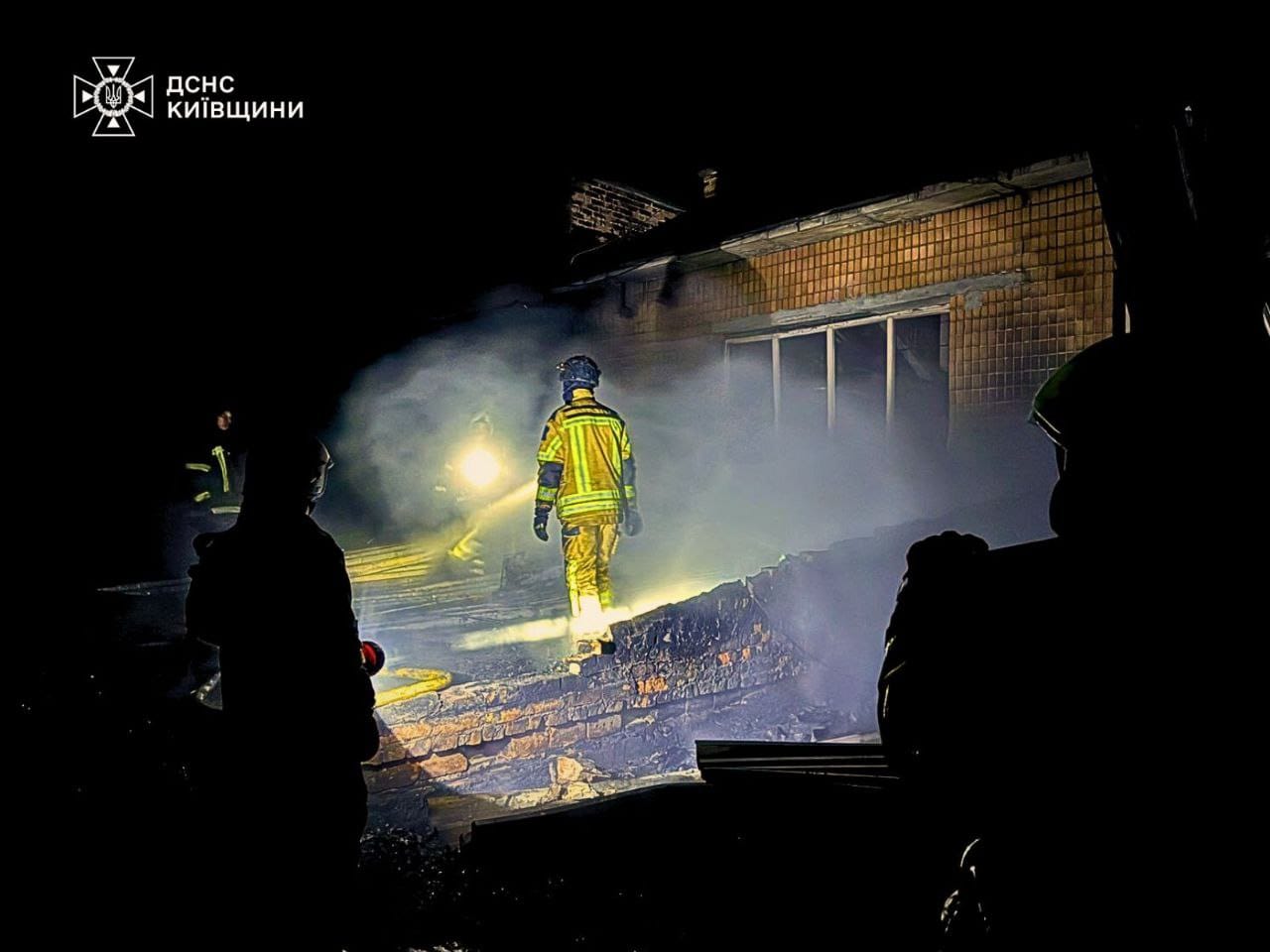 російські війська знову завдали ударів БпЛА по Фастову (фото) російські війська знову завдали ударів БпЛА по Фастову (фото)