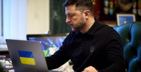 Зеленський ввів у дію санкції проти 656 суден тіньового флоту рф