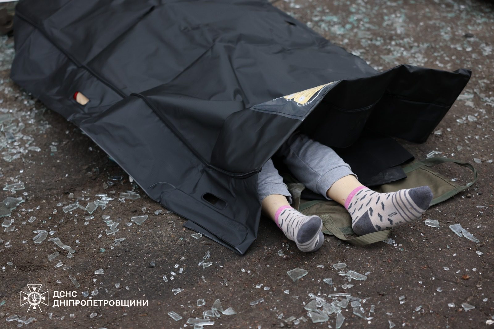 4 людини загинули, 40 постраждало через ракетний удар по Дніпру (фото, відео)