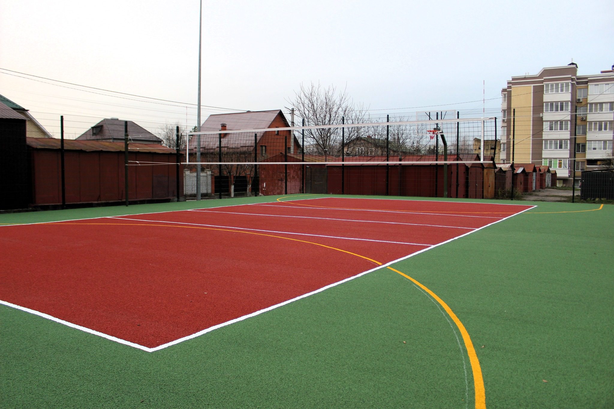 У Святопетрівському відкрили оновлений волейбольно-баскетбольний майданчик