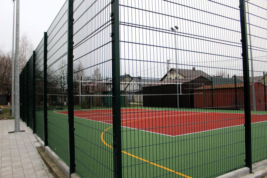 У Святопетрівському відкрили оновлений волейбольно-баскетбольний майданчик