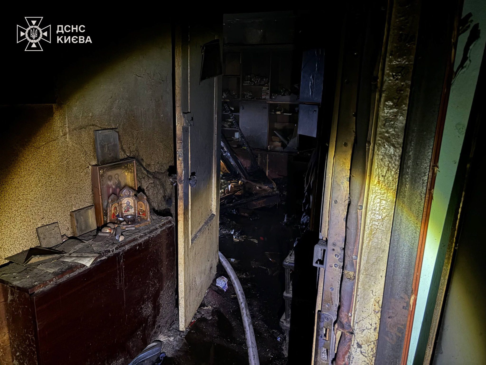 На Оболоні при пожежі у багатоповерхівці загинув чоловік На Оболоні при пожежі у багатоповерхівці загинув чоловік