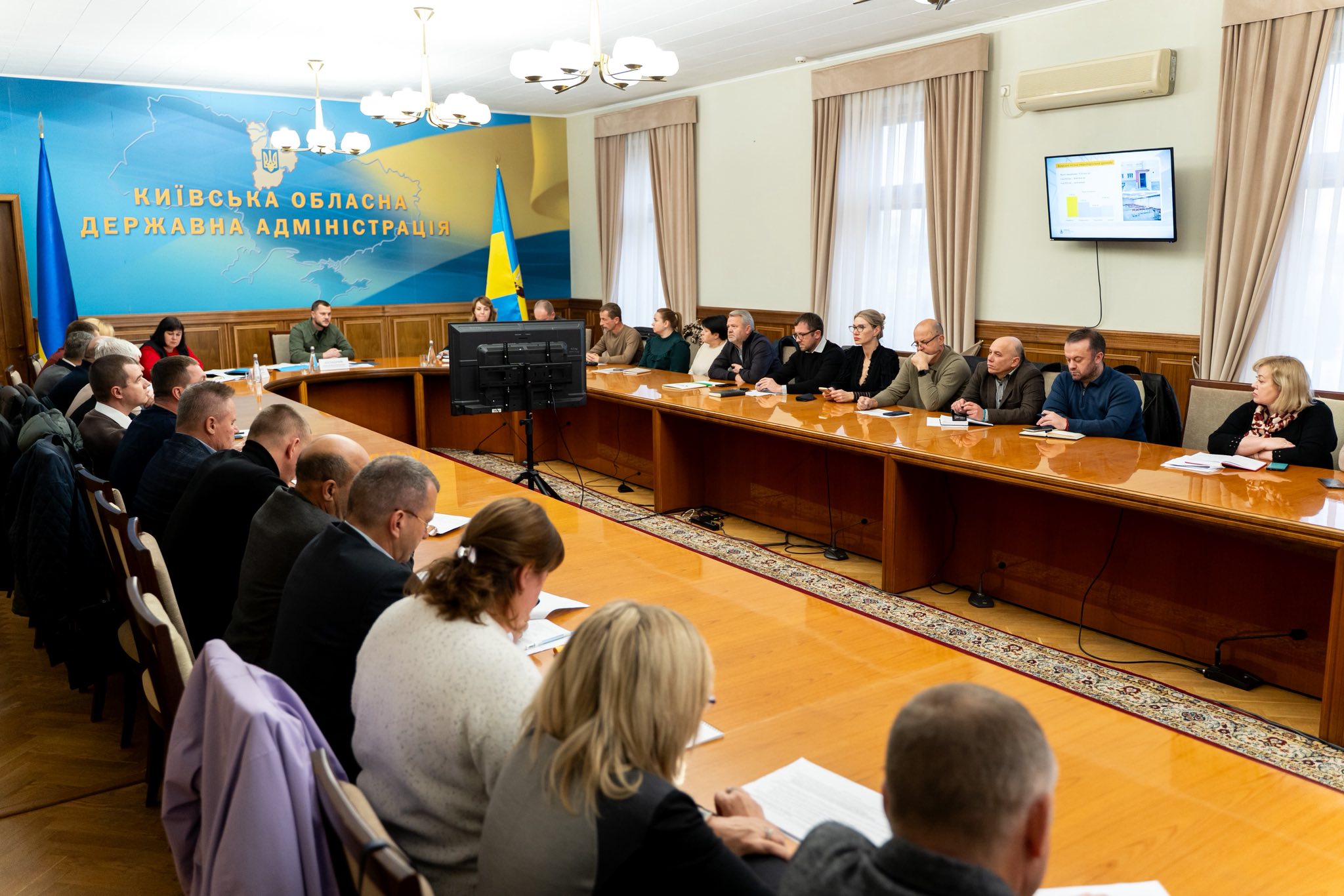 Микола Калашник провів нараду з керівниками громад Київщини щодо використання коштів бюджетних субвенцій