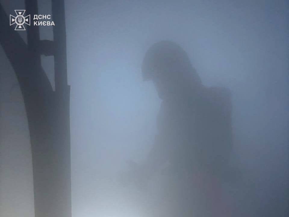 У Києві за ранок неділі при пожежах загинули дві людини