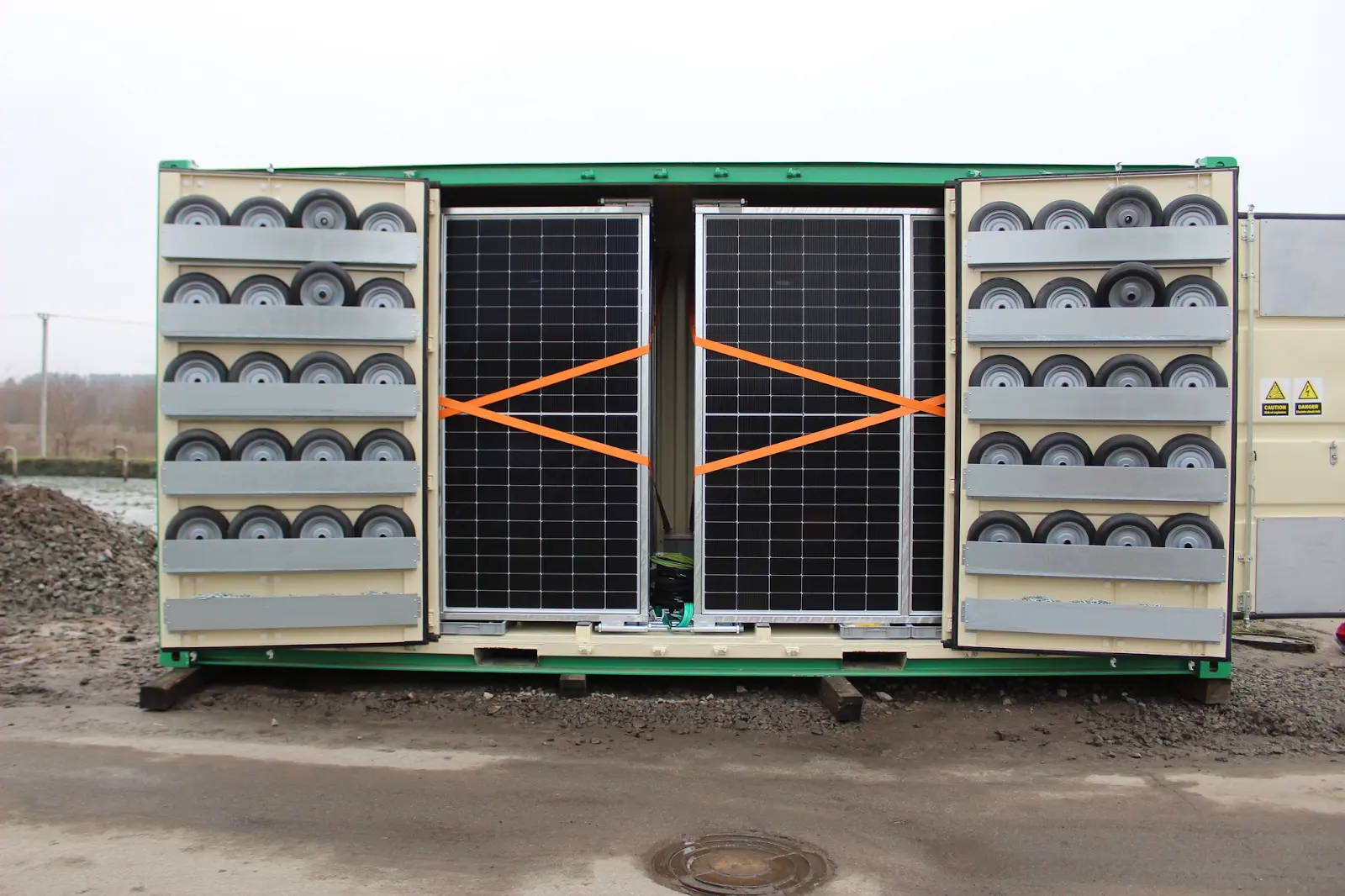 Білогородська громада отримала другу сонячну станцію від Франції