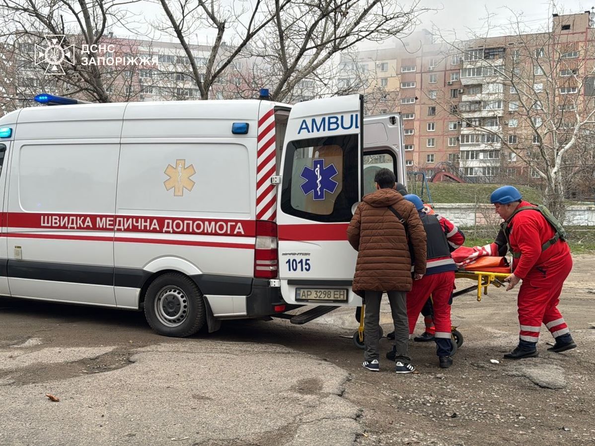 Удар по Запоріжжю: пошкоджено житлові будинки, серед постраждалих дитина Удар по Запоріжжю: пошкоджено житлові будинки, серед постраждалих дитина