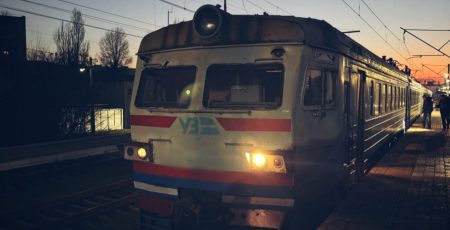 У Вишневому під колесами електрички Фастів - Київ загинув юнак