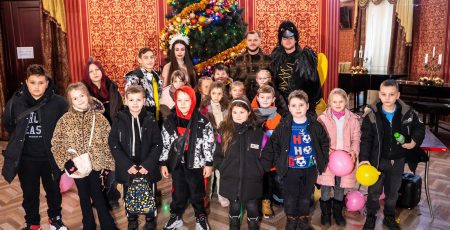 У Білій Церкві Микола Калашник долучився до різдвяного заходу для дітей, які потребують особливої соціальної уваги та підтримки