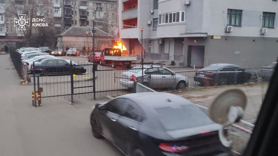 У Києві на Берестейському проспекті загорівся генератор