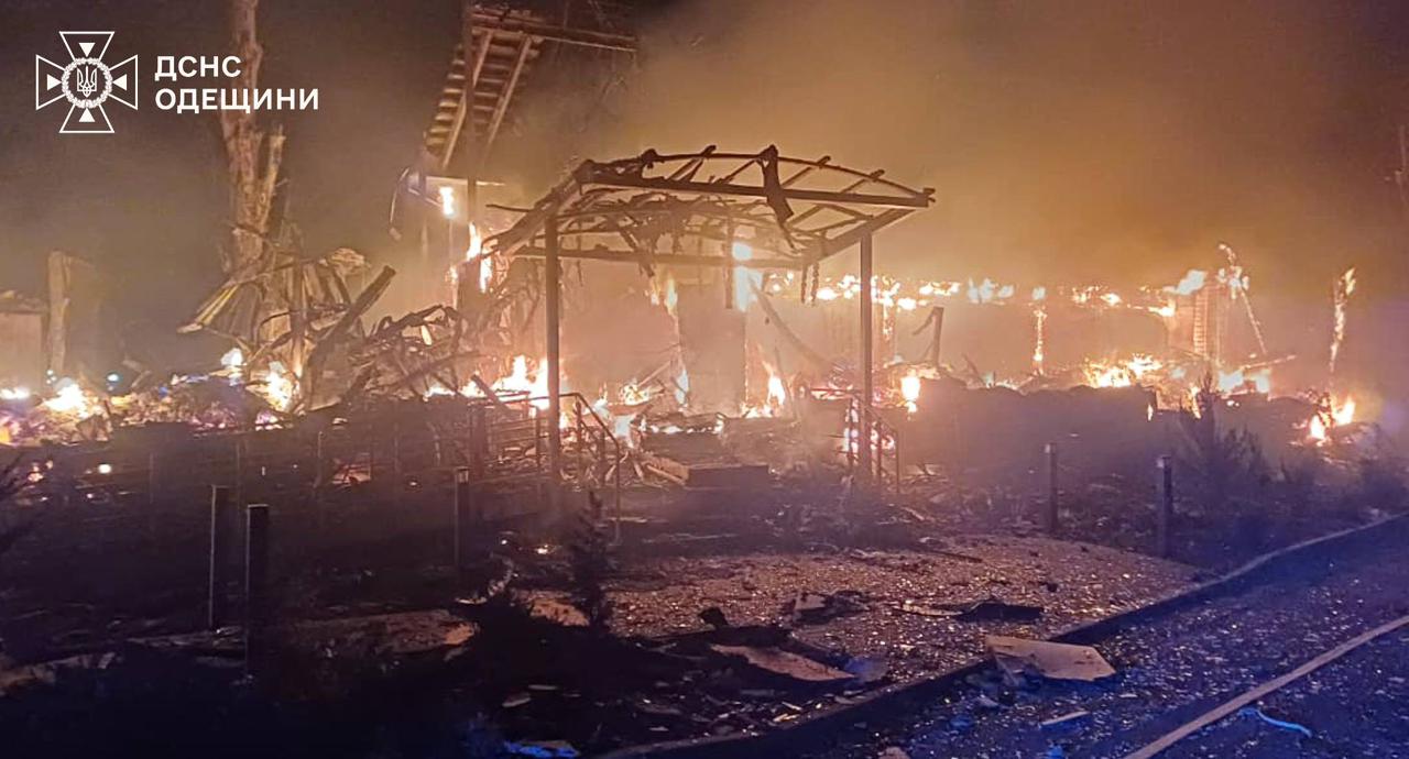 На Одещині росіяни вдарили по портовій інфраструктурі - 1 людина загинула