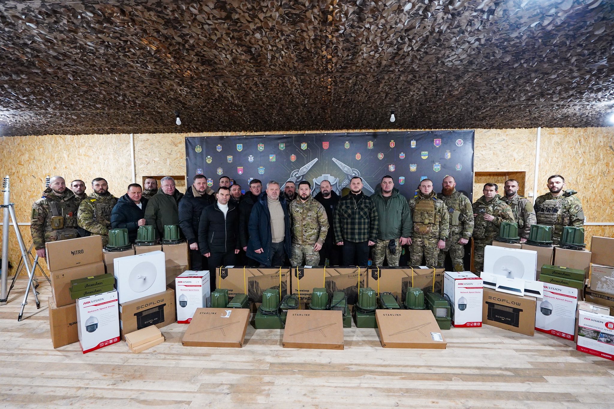 Громади Київщини передали на передову понад тисячу дронів та спецтехніку
