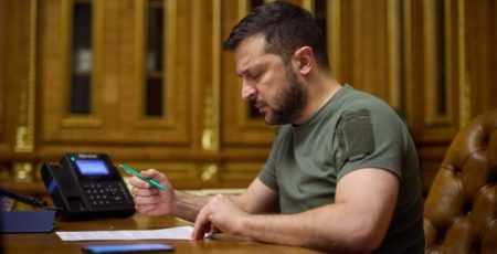 Зеленський нагородив 47 енергетиків з нагоди професійного свята