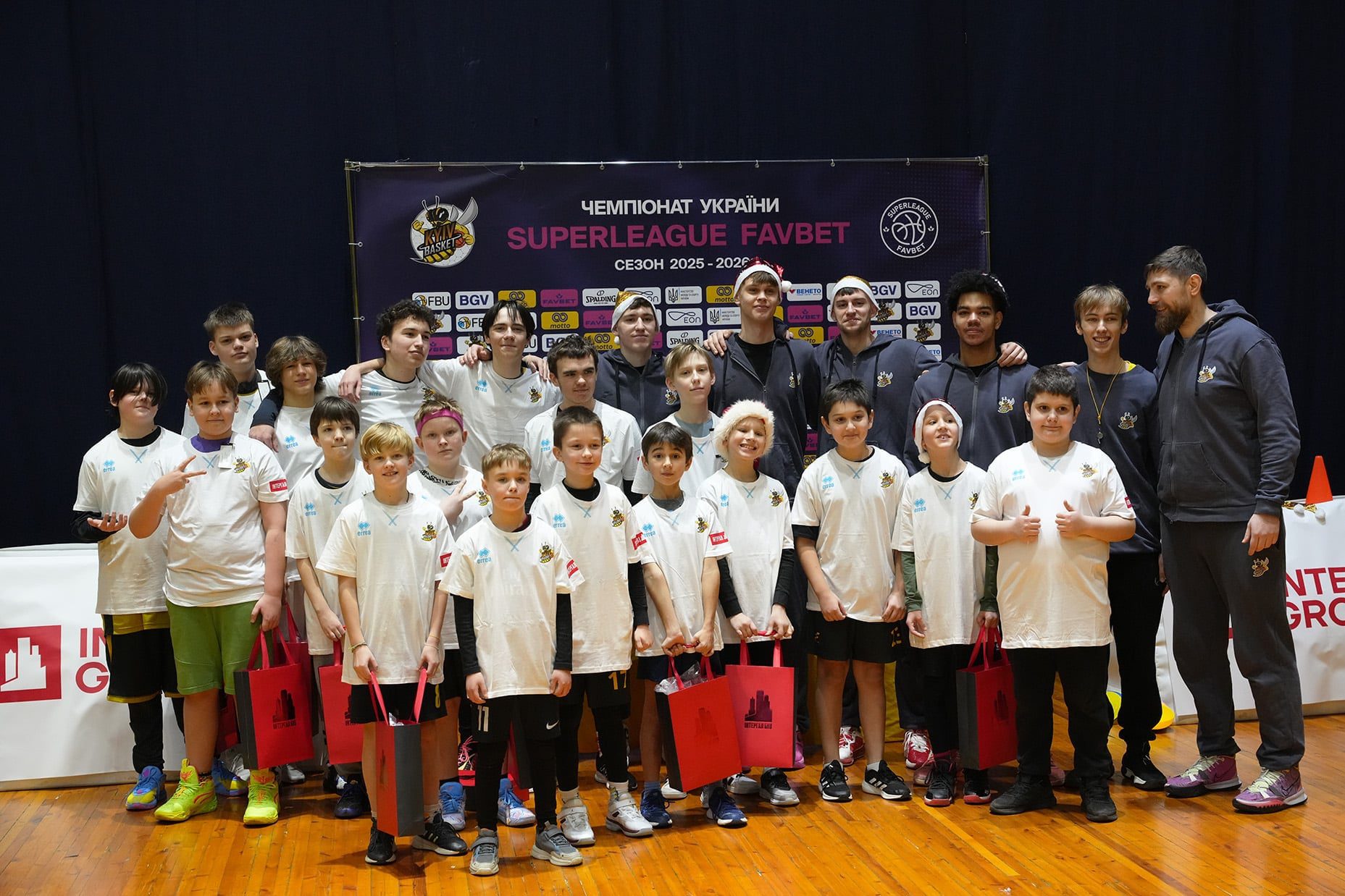 “Інтергал-Буд” організував новорічне свято для юних баскетболістів