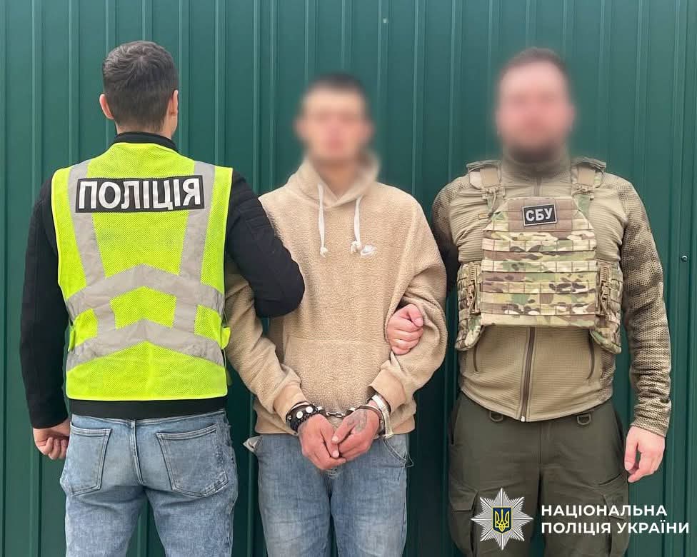 У Києві двох чоловіків засудили до 10 років ув’язнення за підпал «Укрпошти» та релейної шафи (фото)