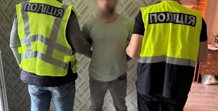 У Києві двох іноземців засудили за розбій із гранатою до 8 років (фото)