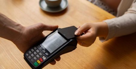 Уряд відтермінував обов’язкове використання платіжних терміналів для ФОП першої групи