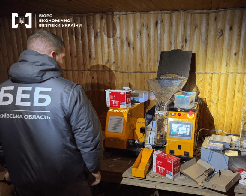 БЕБ ліквідувало підпільний цех із виготовлення сигарет на Київщині