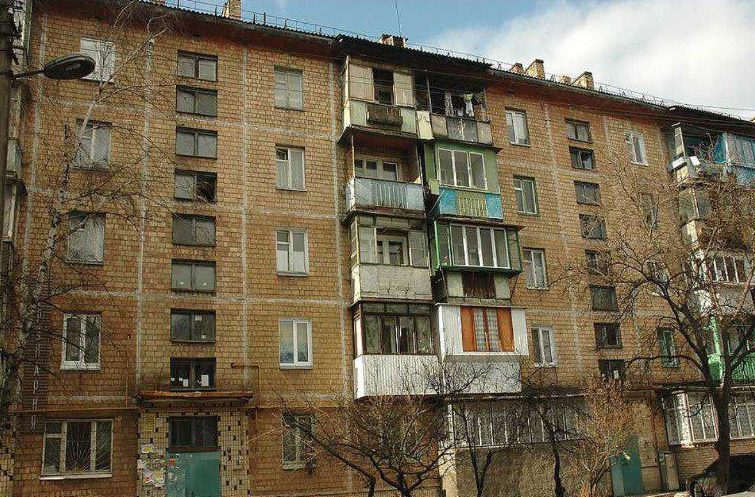 У Києві засудили чоловіка до 13 років за розбій і вбивство пенсіонерки