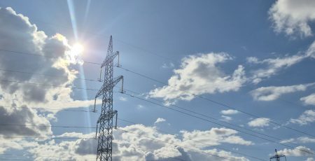 Обмеження електропостачання в Україні: чому застосовують погодинні відключення