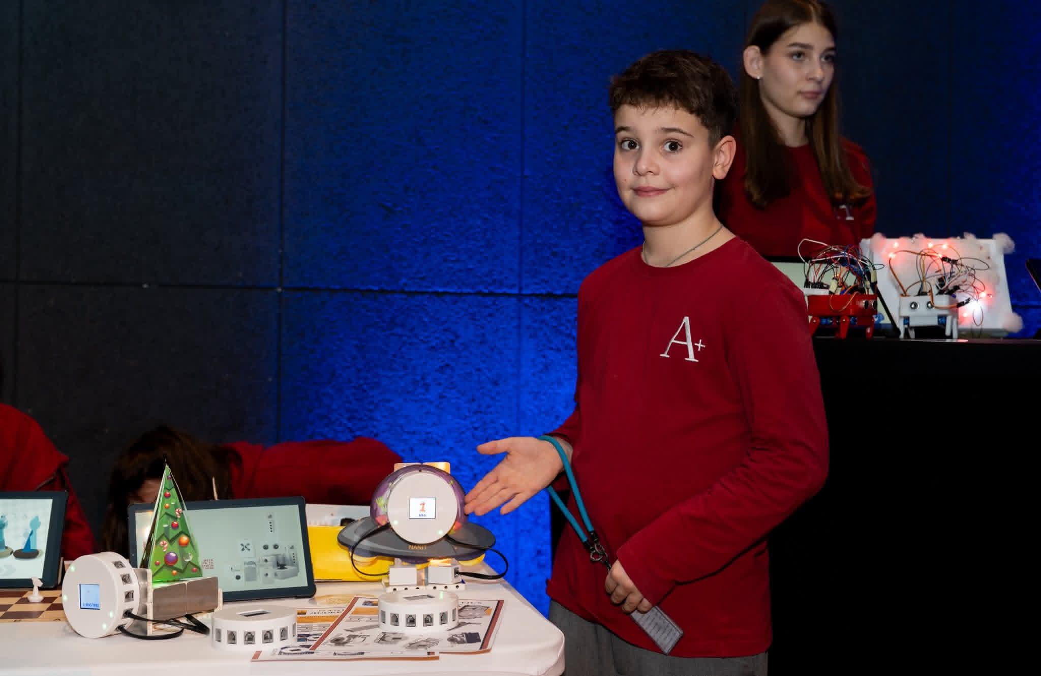 Учні освітнього холдингу А+ від KAN долучилися до святкування Різдва