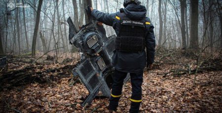 У Богуславській громаді в лісі знайшли уламки БПЛА “Герань-2” з бойовою частиною