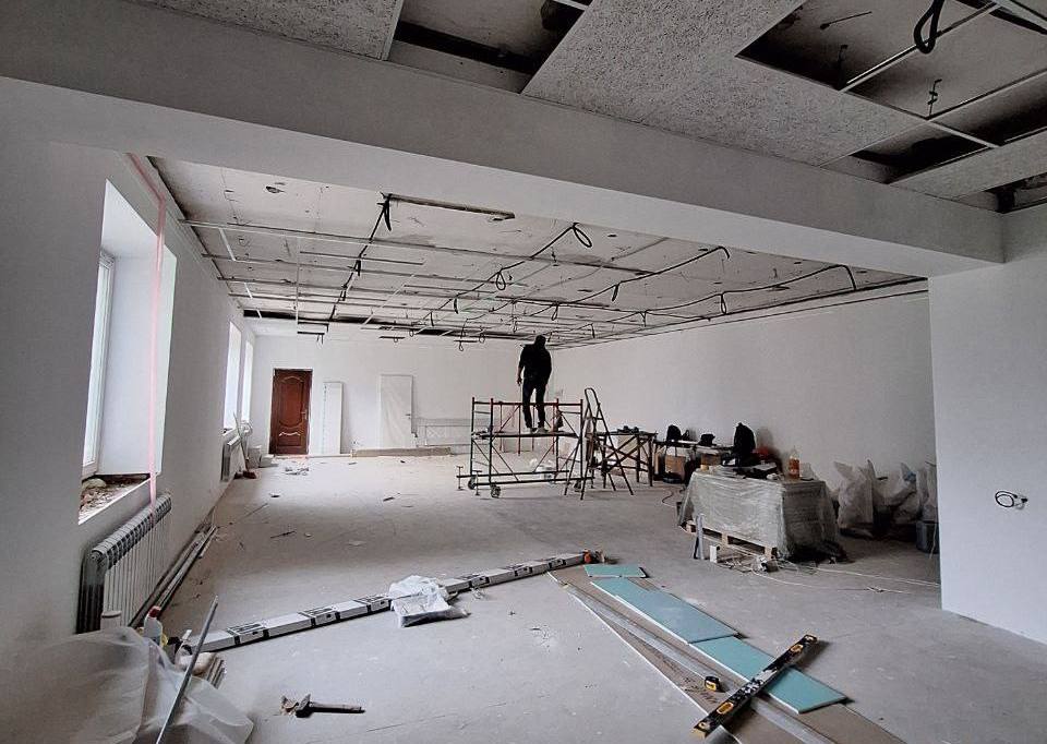 У Макарові триває ремонт хабу для мешканців громади