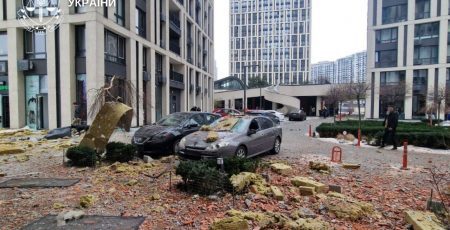 У Києві атака рф вбила людину, серед постраждалих є діти