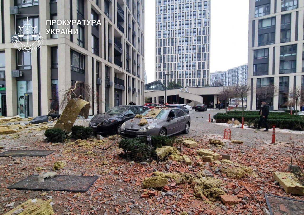 У Києві атака рф вбила людину, серед постраждалих є діти