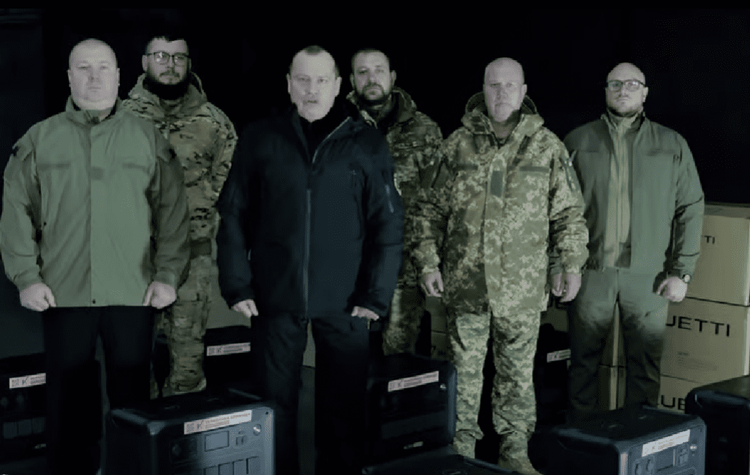 “Українська команда” передала 44 ОМБр потужні зарядні станції для безперебійної роботи техніки - Палатний