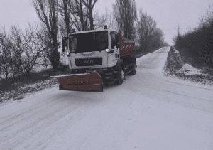 На Бориспільщині працює 18 одиниць техніки для розчистки доріг від снігу