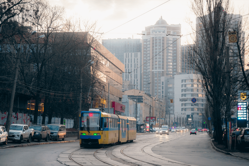 У столиці трамваї №№ 14, 18 та автобус № 112 відновлять рух на вул. Глибочицькій (схеми)