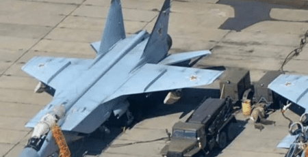 На аеродромі Бельбек в Криму уражено літак МіГ-31 та техніку окупантів - СБУ