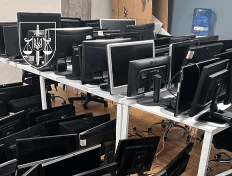 У Києві та Одесі правоохоронці ліквідували 27 кол-центрів, які працювали під виглядом міжнародних фінансових компаній (відео)