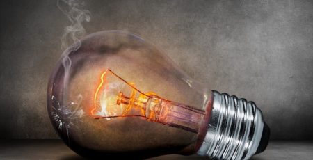 Ворог атакував енергетику Броварщини: ситуація зі світлом надзвичайно складна