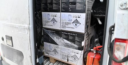 Пункти незламності Київщини отримали першу частину допомоги від чеських партнерів - 60 EcoFlow