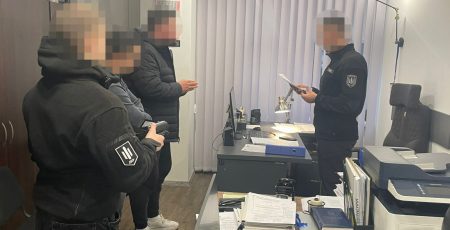 У Києві судитимуть двох експравоохоронців, обвинувачених у побитті чоловіка біля Голосіївського ТЦК