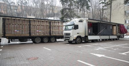 Київ отримав 130 генераторів різної потужності, кошти на які назбирали польські волонтери (фото)