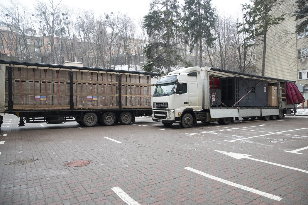 Київ отримав 130 генераторів різної потужності, кошти на які назбирали польські волонтери (фото)