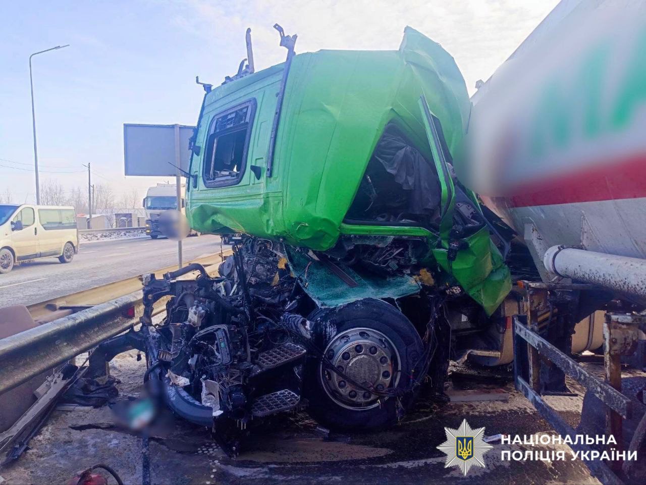 На Броварщині зіткнулись дві вантажівки: 56-річний водій Scania помер на місці події (фото)