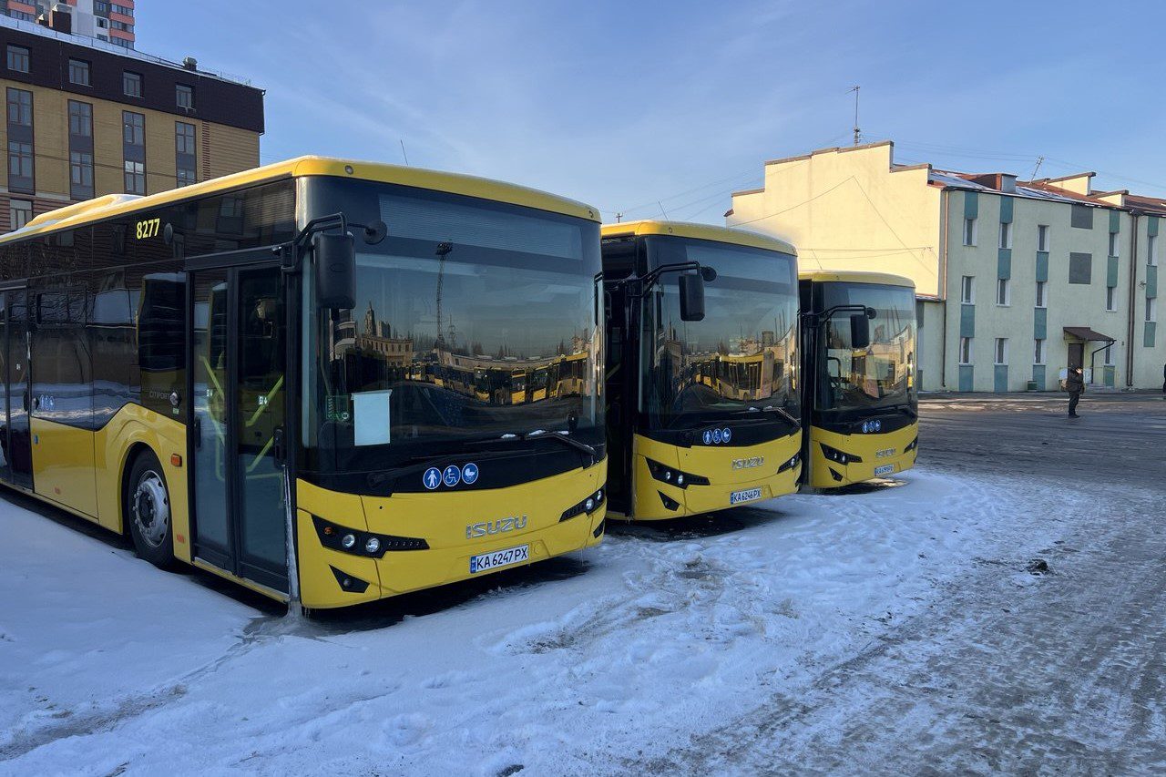 У столиці на маршрути вийдуть ще 20 нових автобусів (фото)
