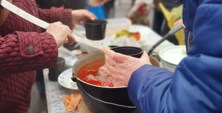 У Києві за час зимового соціального патрулювання роздали 8,4 тисячі гарячих обідів