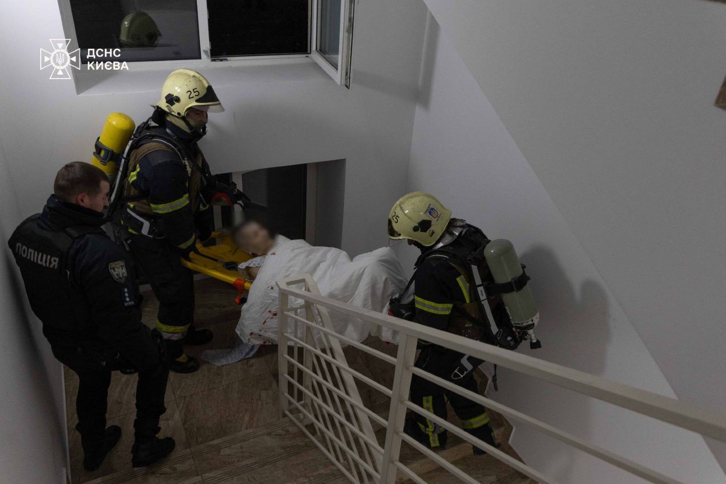 Через влучання БпЛА у приватну клініку на Оболоні загинув чоловік, щонайменше ще три особи постраждали