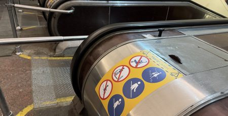 Метро Києва заплатить 10,5 млн гривень за армовані поручні