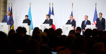 Зеленський: Коли дипломатія спрацює на завершення війни, буде готовність розмістити в Україні сили Коаліції охочих