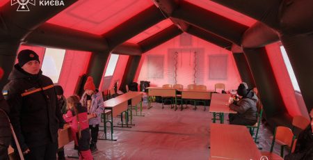 У трьох районах Києва працюють додаткові мобільні Пункти незламності