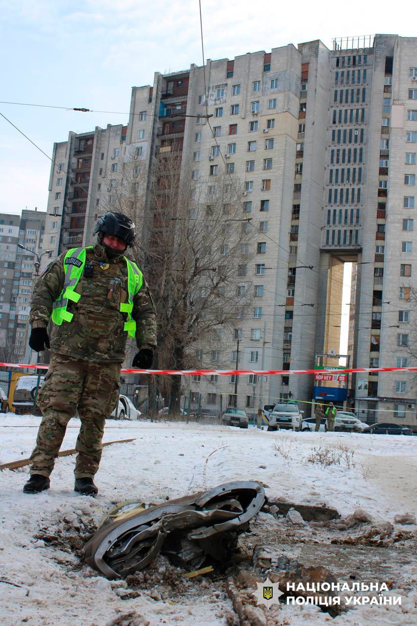 У Києві поблизу багатоповерхівки виявили бойову частину ракети Іскандер-М (фото, відео)