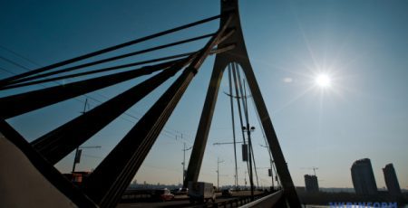 Завтра, 31 січня, на мосту через Десенку частково обмежать рух транспорту